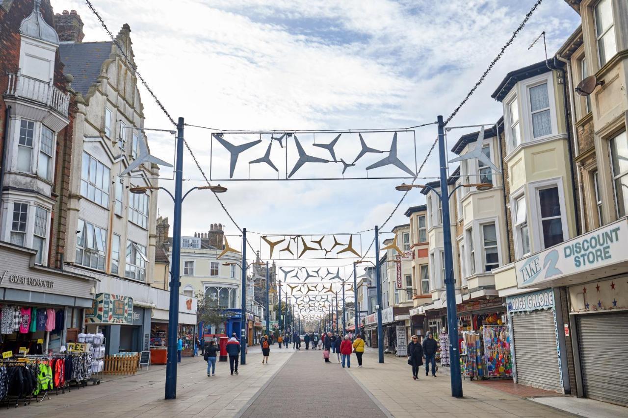 Homely - Great Yarmouth Beach Apartments エクステリア 写真